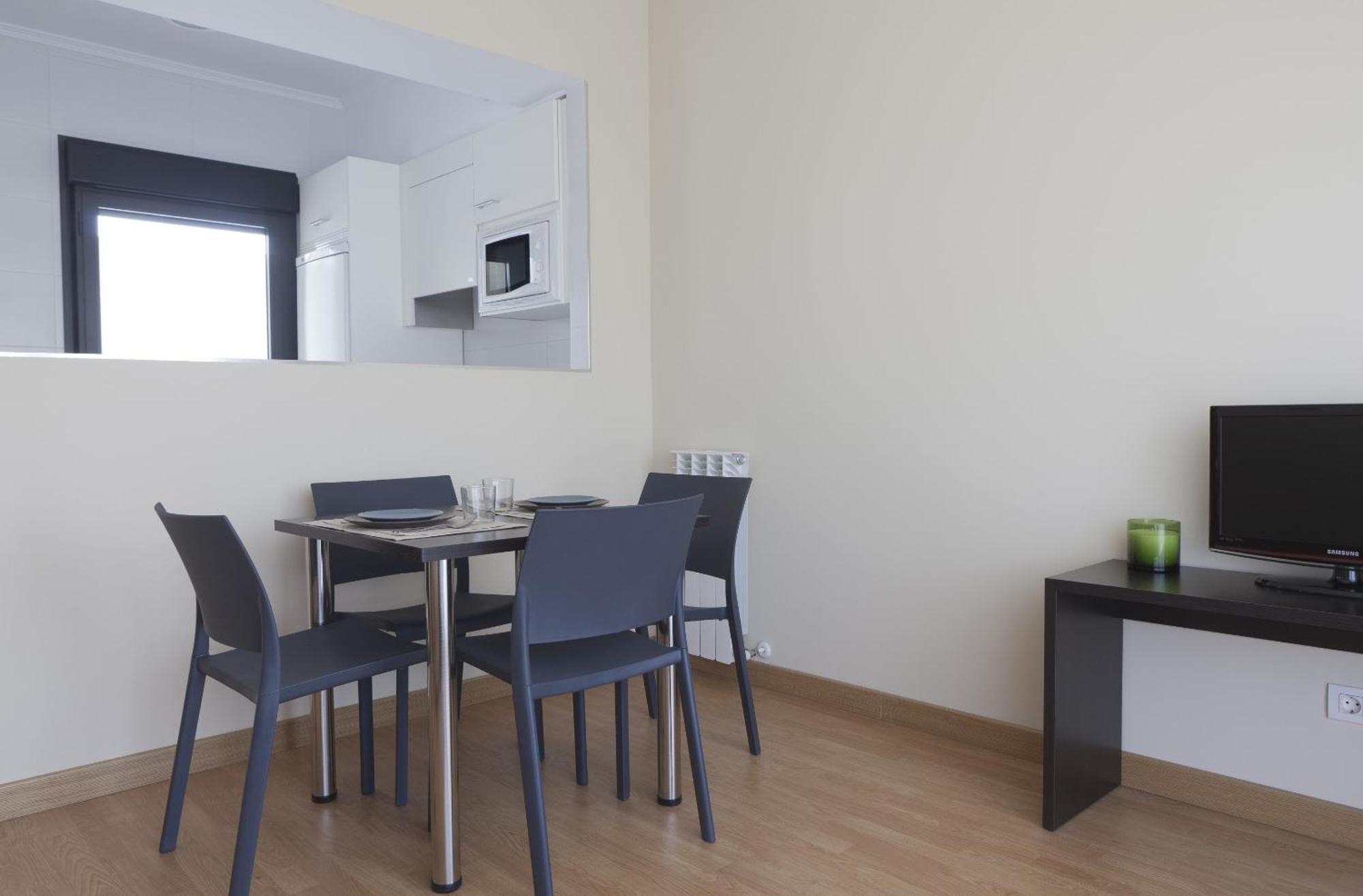 Aparthotel Jardines De Aristi Vitoria-Gasteiz Ngoại thất bức ảnh