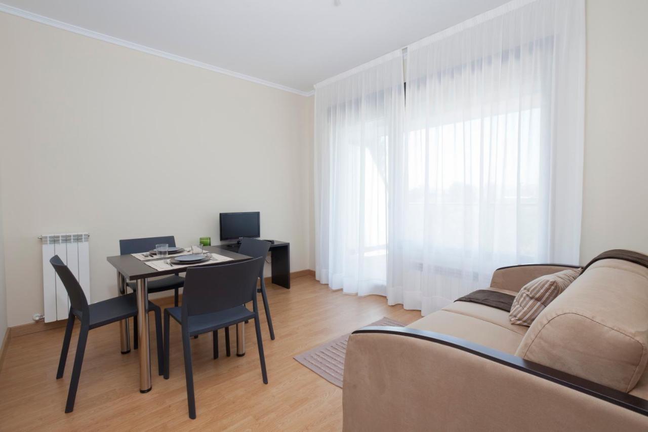 Aparthotel Jardines De Aristi Vitoria-Gasteiz Ngoại thất bức ảnh